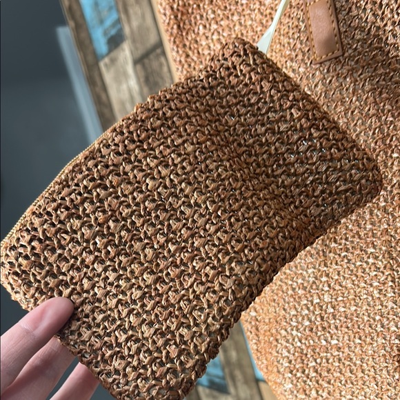 Brown Woven Tote Bag with Pouch - Picture 5 of 16